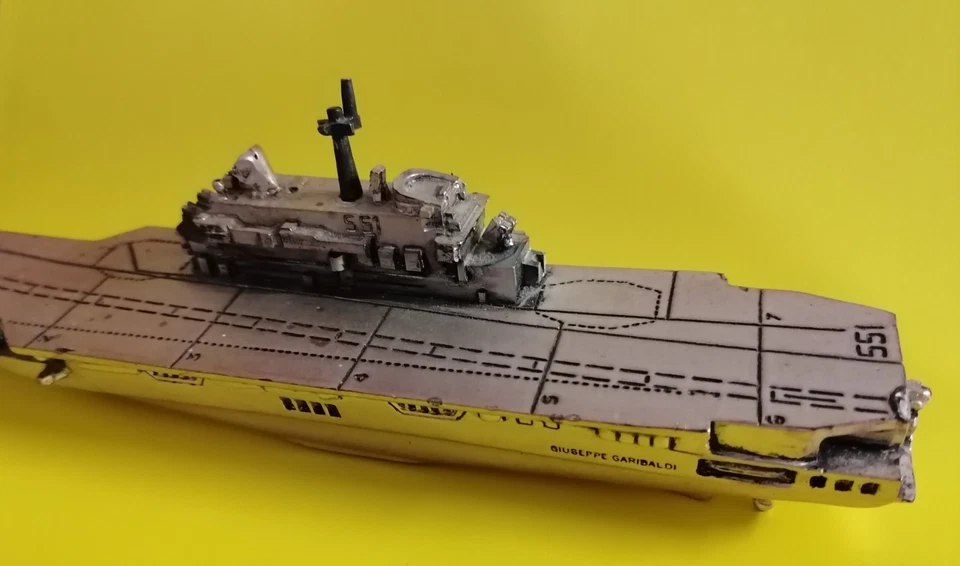 della Marina Militare Generale Giuseppe Garibaldi Modellino Portaerei 551 - Immagine 2 di 4