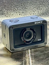 Sony RX0  1” Sensor EXMOR Zeiss Camera Mint bundle + Sony VCT-SGR1 + 3 batteries