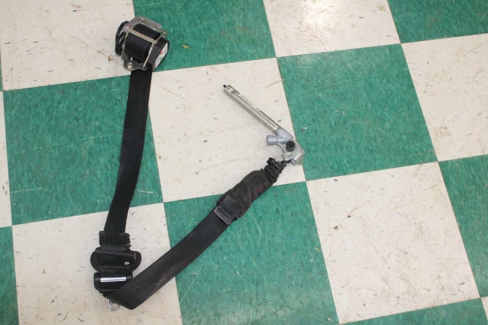 14-22 MASERATI GHIBLI Black Front Driver Left LH LF Side Seat Belt Retractor OEM