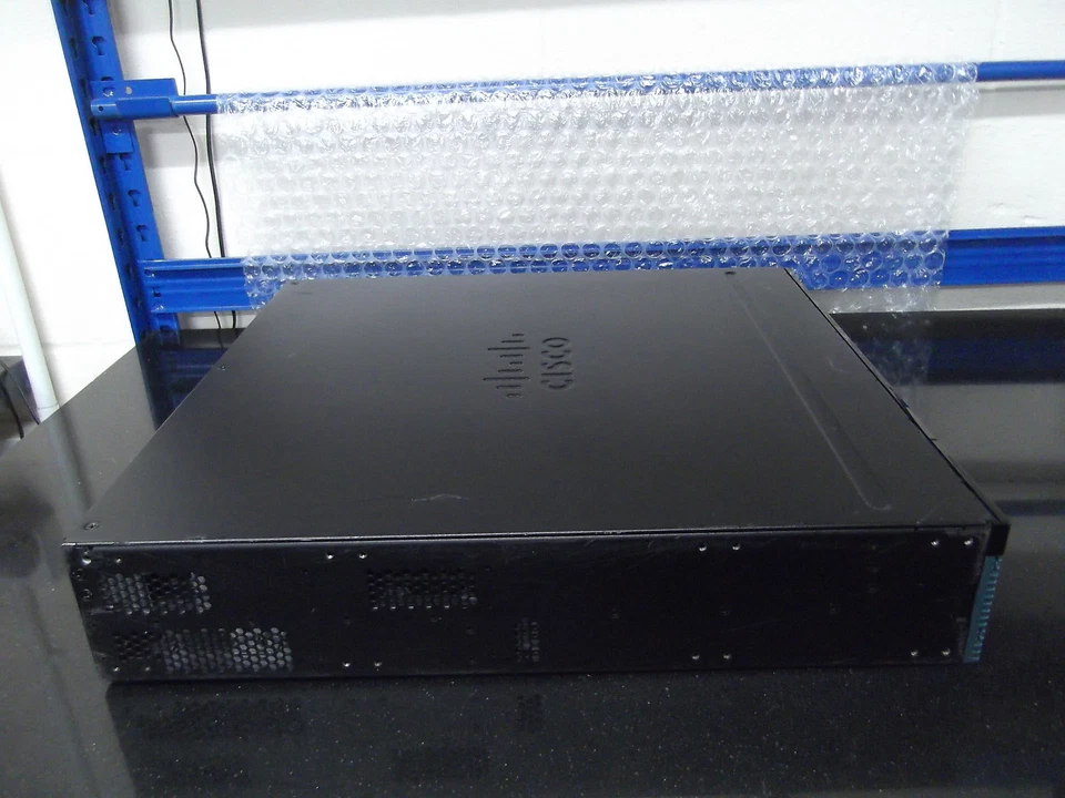 Cisco 2921/K9 2921 Int. Serv.  Gig Router Rack Mounts Included CCNA CCNP CCIE. - Image 2 of 4