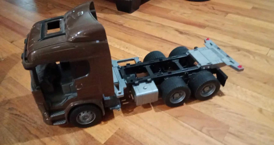 SCANIA Bruner R-series HIGHLINE logistics truck brown scale 1:16 pre-owned - Image 4 of 4