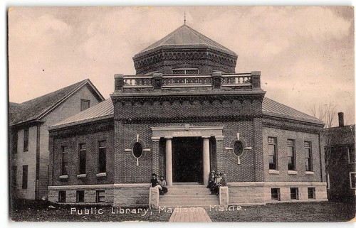 Öffentliche Bibliothek, Madison, Maine Somerset County 1910er George Cushing Postkarte - Bild 1 von 2