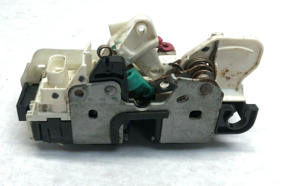 Jeep Compass 2011-2017/2009-2010 RAM 1500/2500 cerradura de pestillo de puerta delantera izquierda OEM Foto 3 de 4