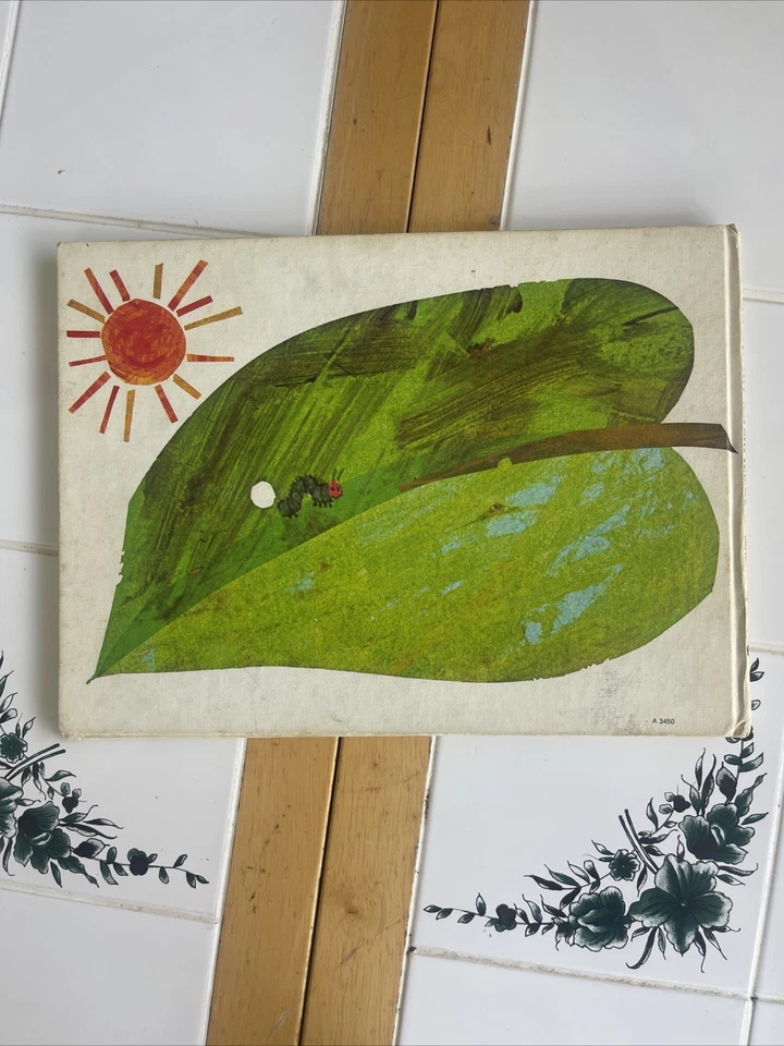 The Very Hungry Caterpillar Eric Carle Very Early Print 1969 A 3450 Hardback  Foto 2 de 4