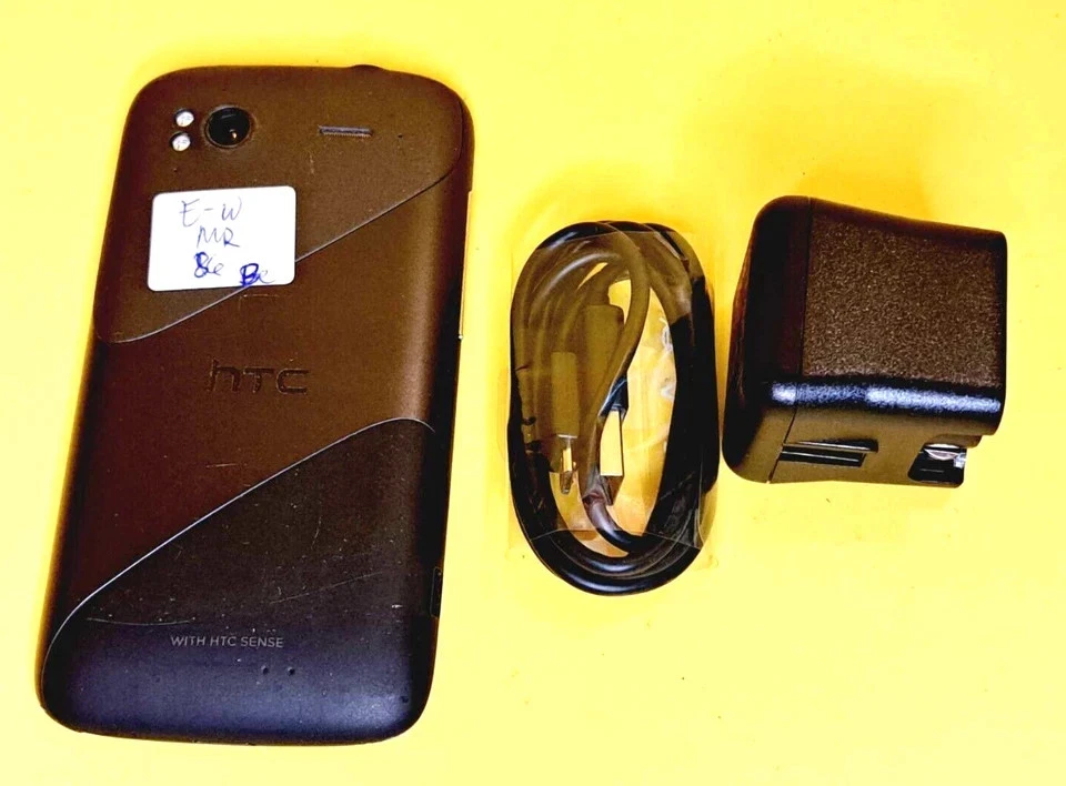 8/10 HTC SENSATION PG58110 UNLOCKED CELL PHONE TELUS ROGERS FIDO BELL CHATR FIZZ - Image 4 of 4