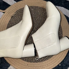 Marc Jacobs Rocket Chelsea white Round Block Heel Ankle Booties Size 38 