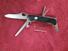 Very Clean Victorinox One Hand Trekker