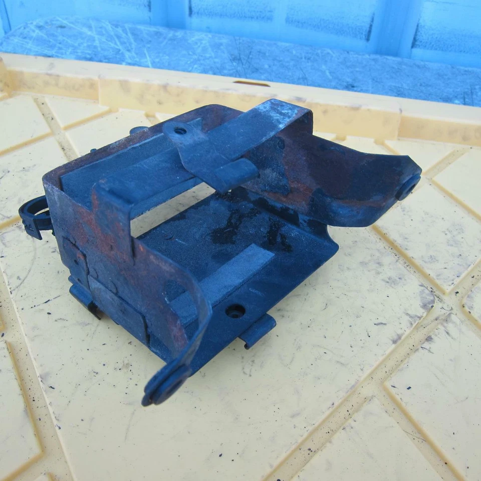 Suzuki Katana 600 GSX 600 F 1995 OEM caja de batería de metal Foto 3 de 4