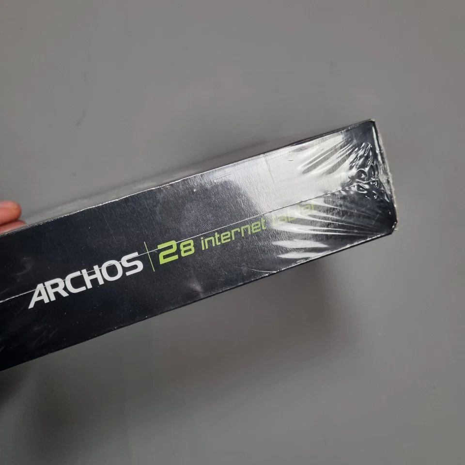 Archos 28 2.8-inch Screen 4GB Internet Tablet - Image 2 of 4