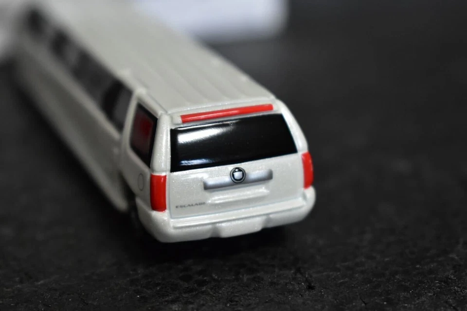 Long 136 Cadillac Escalade Limousine Chevrolet Ford American car o1 - Image 4 of 4