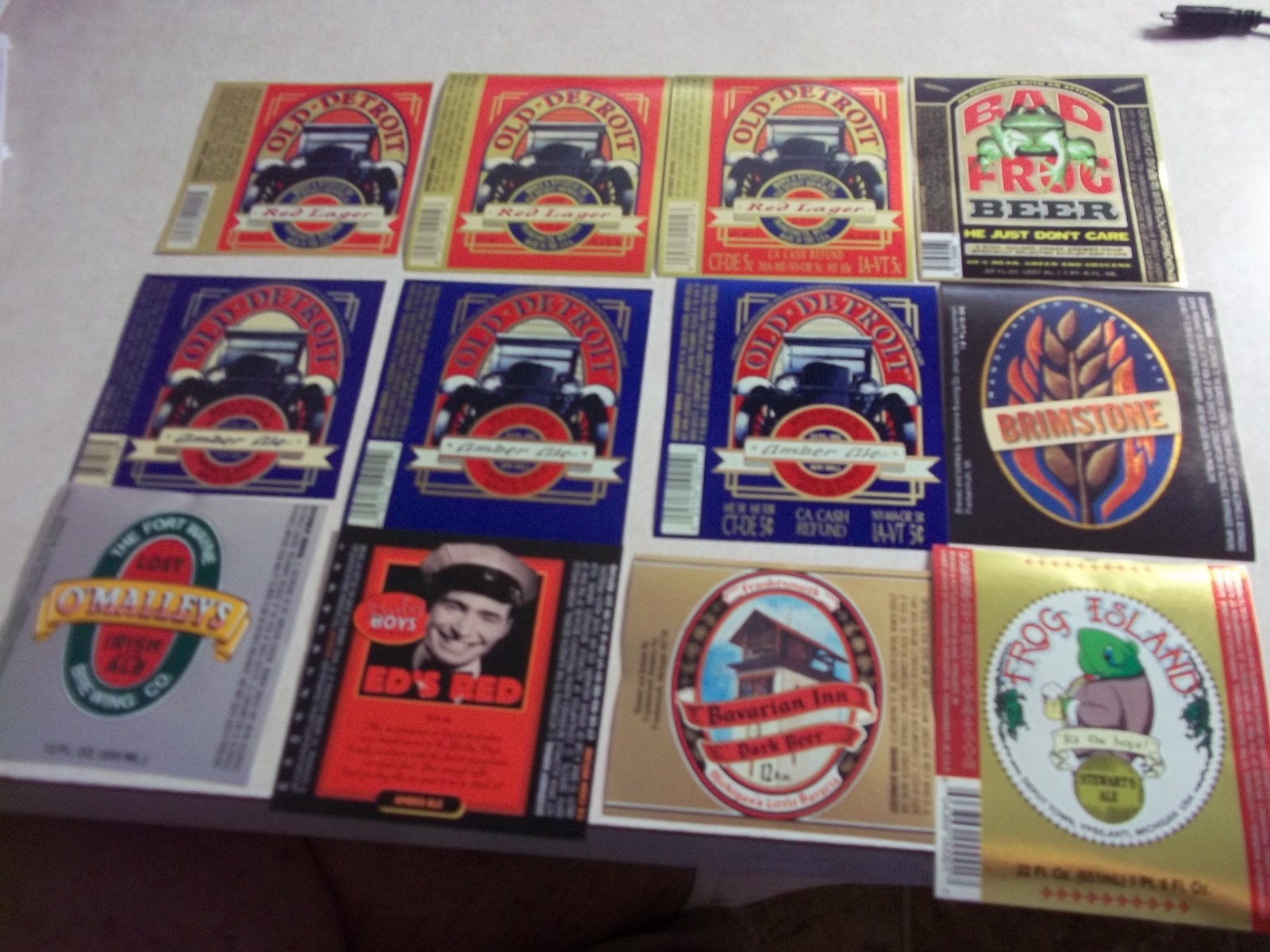 30 Different FRANKENMUTH BREWING BEER BOTTLE LABELS Michigan Mi. Bar Tavern