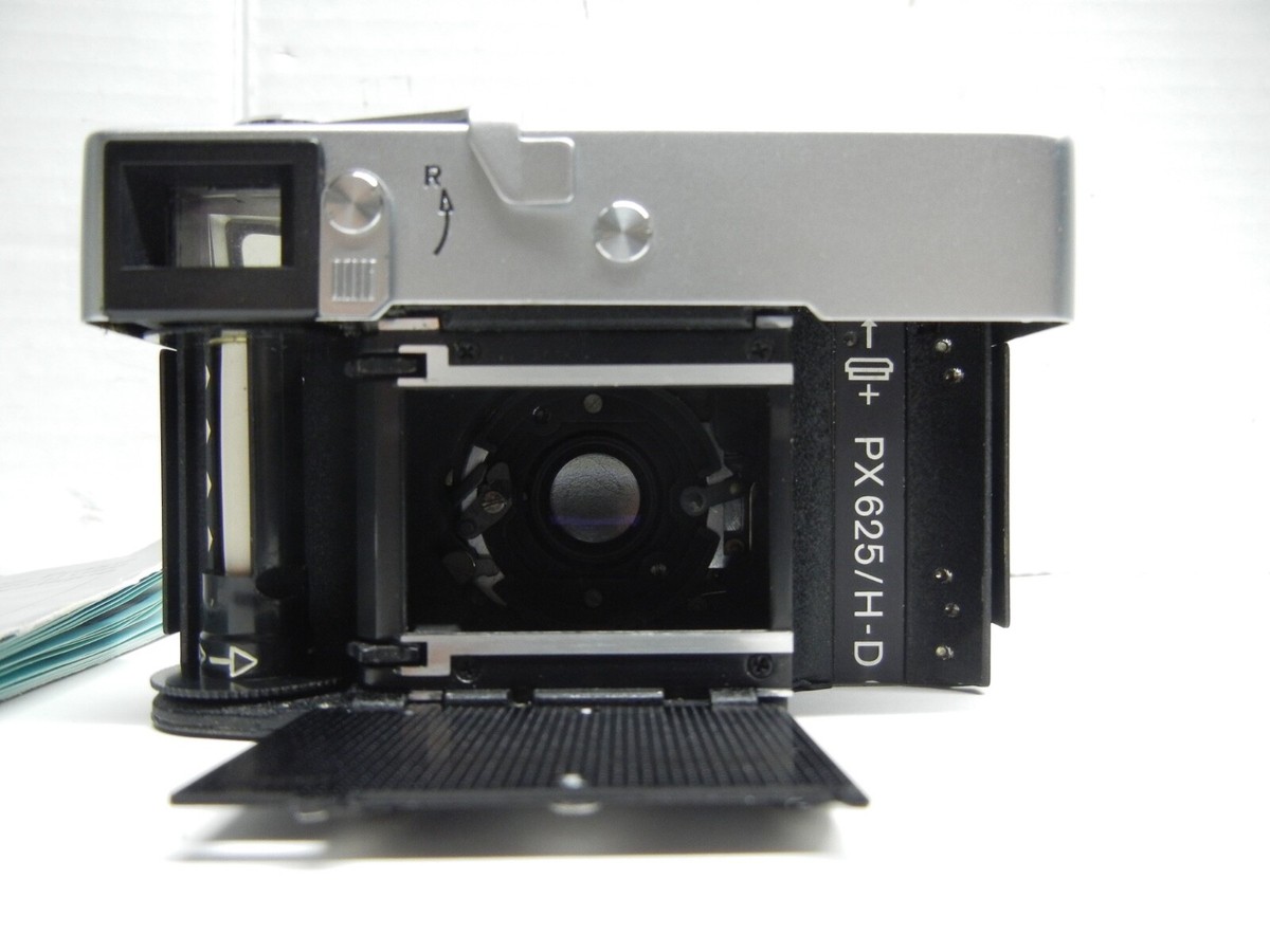 Rollei 35 S Sonnar 40mm f/2.8 35mm Film Camera/Flash/Hood