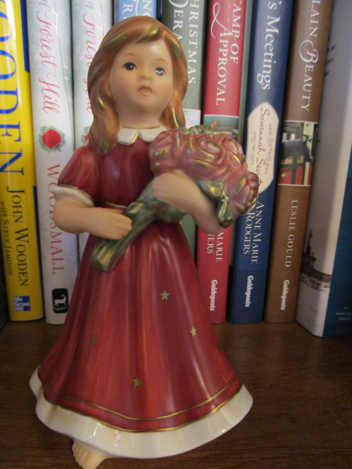 Goebel Little 2002 Annual Christmas Angel w/Red Roses ~ New in Box ~Numbered 343
