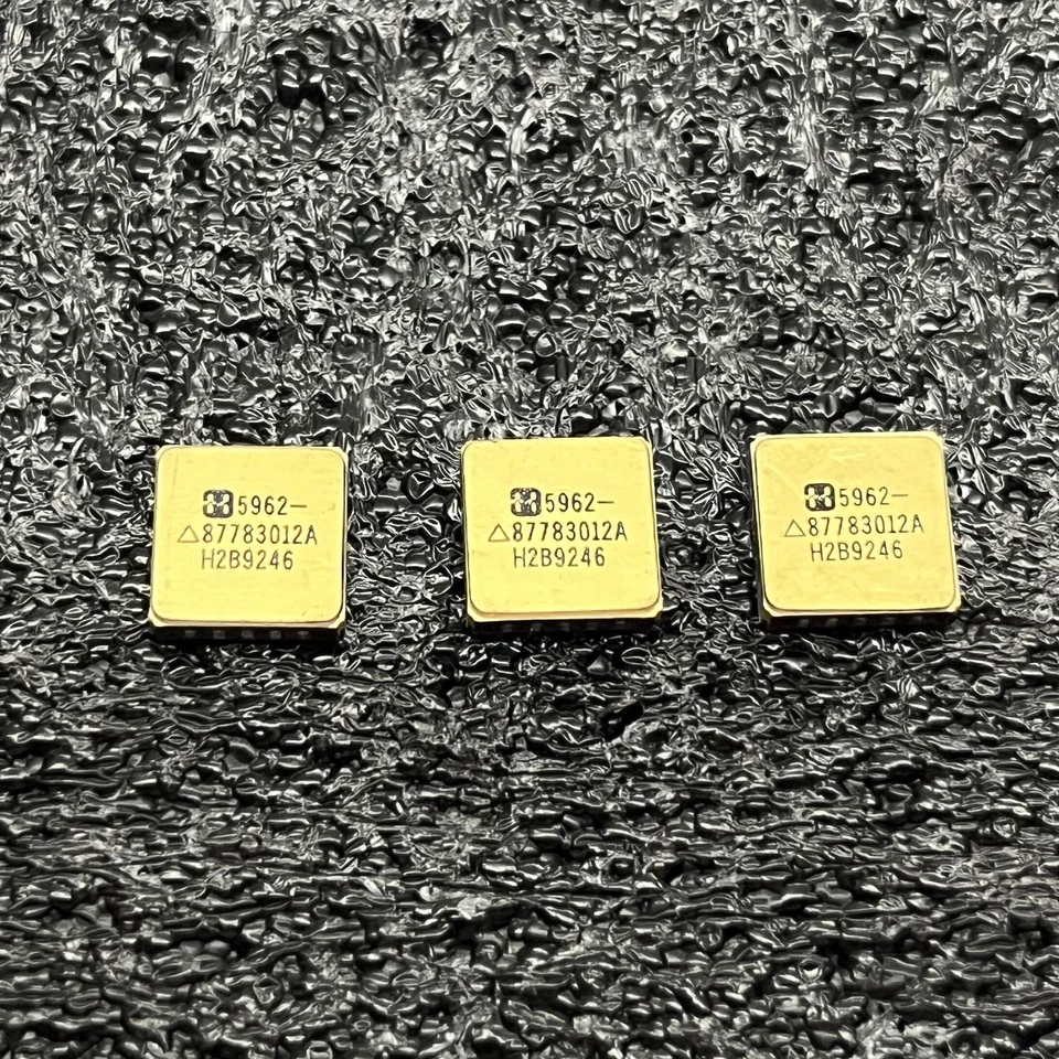 5962-87783012A PRAM Four Channel Programmable Operational Amplifier - Image 3 of 3