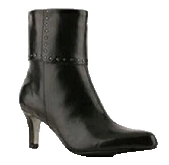 Tahari女式纯色皮靴