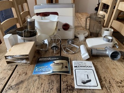Kenwood Chef Excel A902 mit Aufsätzen - Hobel/Wolf/Flüssigisierer etc.