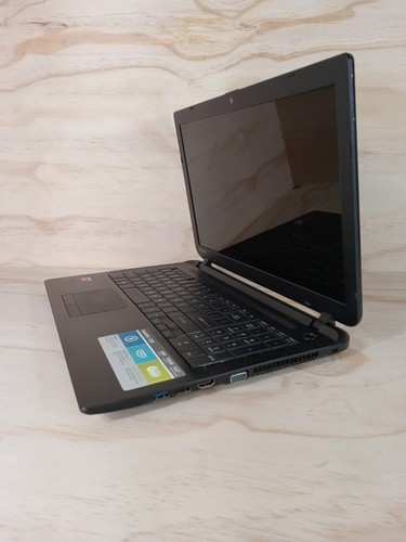 Toshiba Satellite C55 Laptop 15.6" AMD A4 CPU | R3- video | 6GB | 750 Gb HDD - Picture 3 of 7