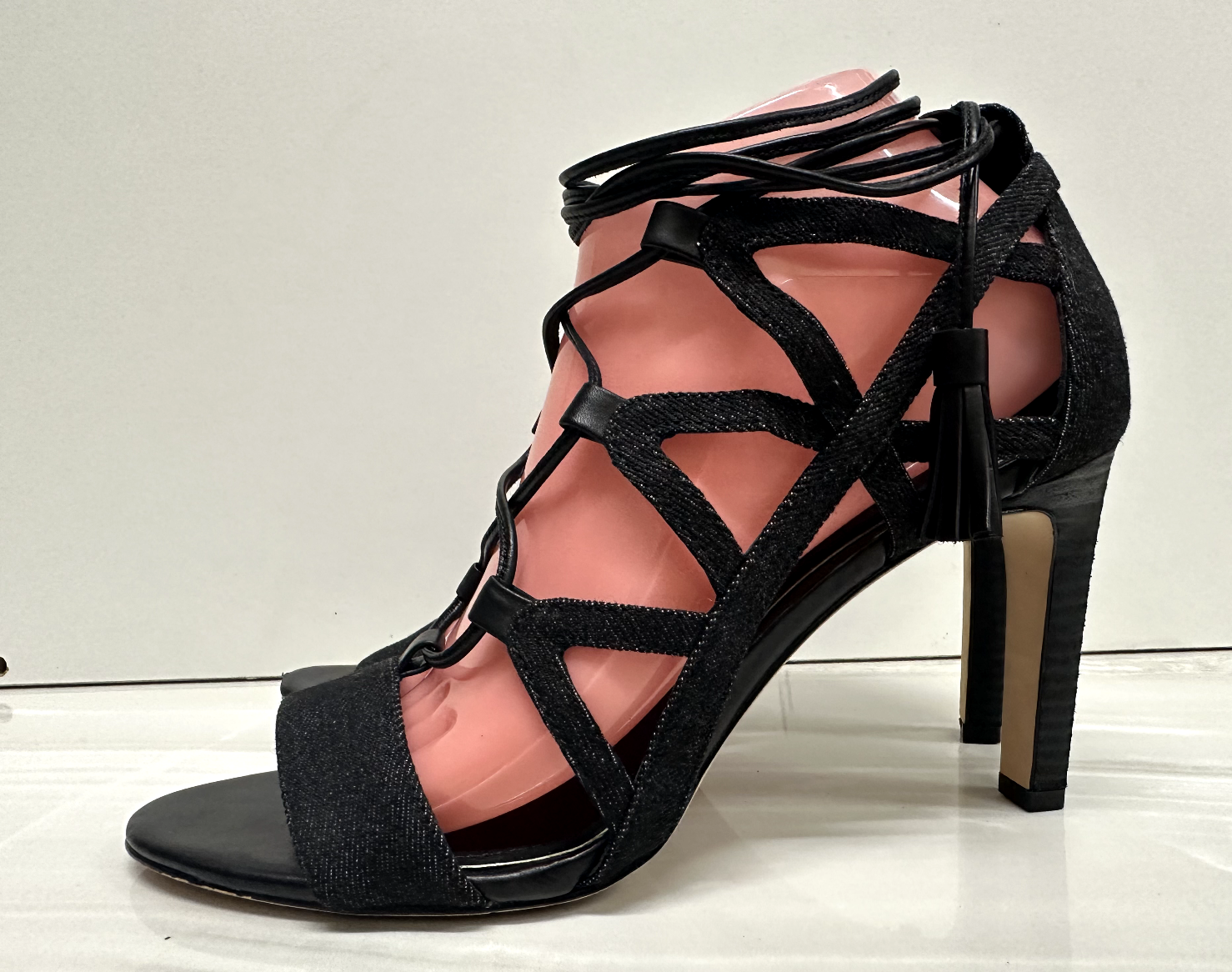 Elie Tahari women EU 40 US 10 textile upper strappy gladiator open toe sandal