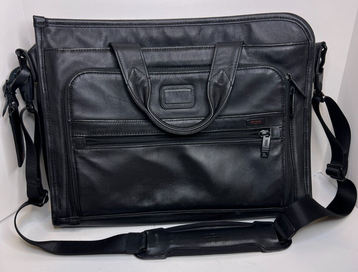 Tumi Slim Deluxe Portfolio 96110DH Black Leather Briefcase Laptop