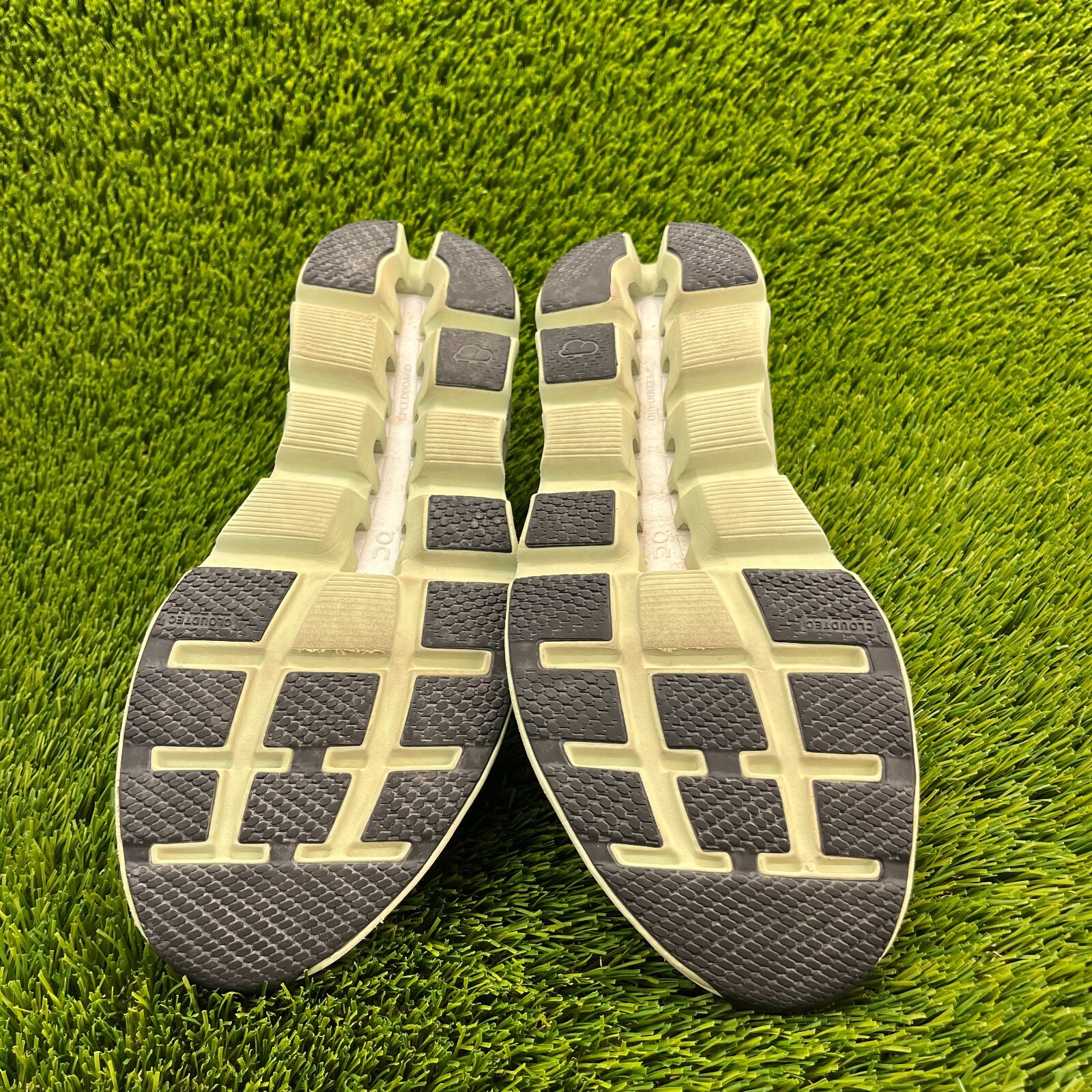 On Cloudstratus Mens Size 10 Gray Green Athletic Running Shoes Sneakers 39.99212 eBay