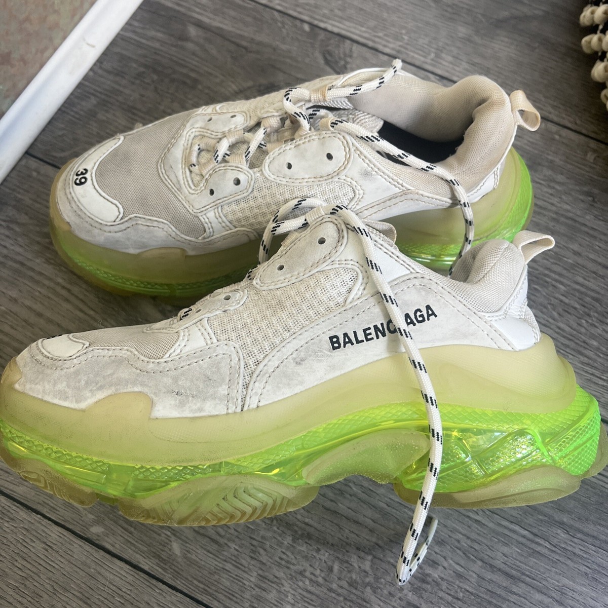 S Sneakers Balenciaga Triple S High Quality Replica Top Balenciaga