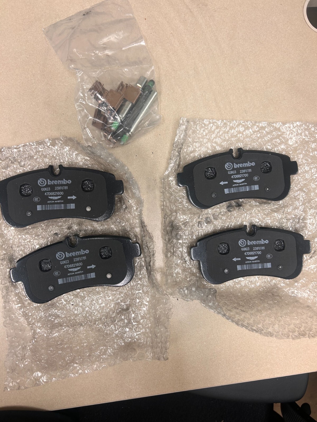 MY83-2C562-AD------ Rear Brembo Brake Pads for  Aston Martin DBX( 2021-2024)