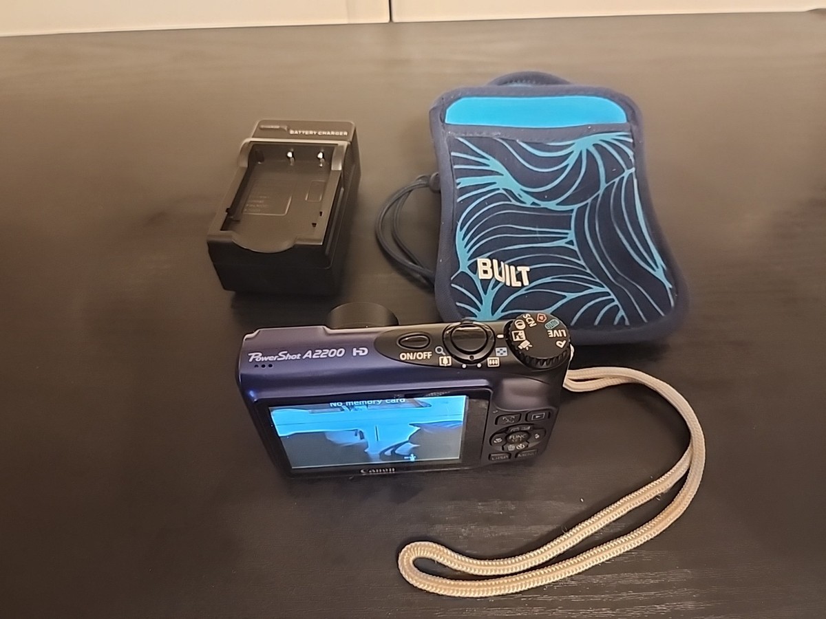 Canon PowerShot A2200 HD 14.1MP Blue Digital Camera PC1585 +