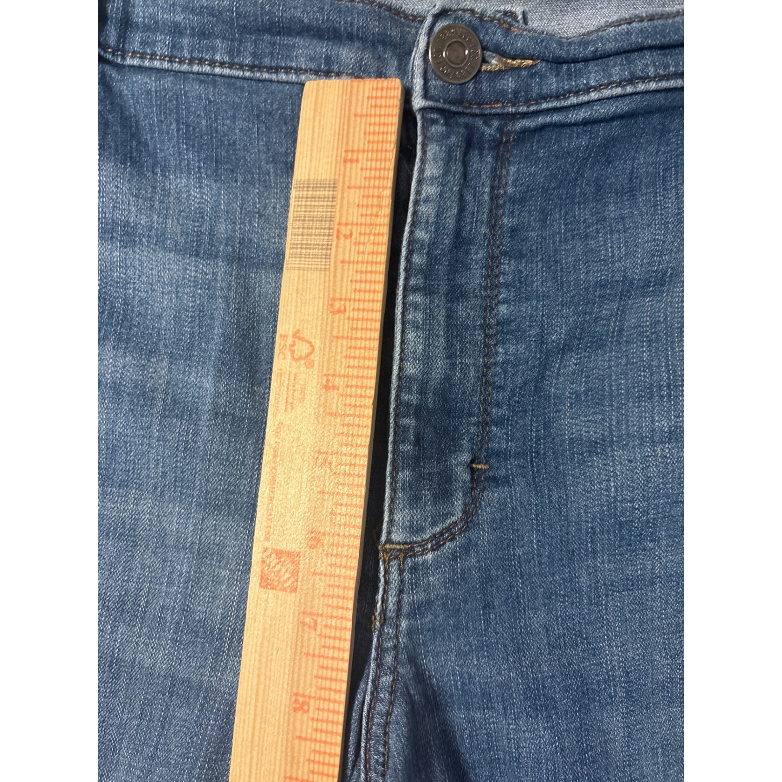 Lee Straight Leg Jeans Womens 18 Medium Wash Blue Denim Mid Rise Classic 38x28 thumbnail 6