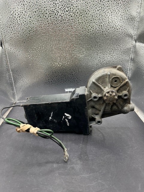 W108 MERCEDES BENZ W109, WINDOW MOTOR  0132001101 BOSCH TESTED 1