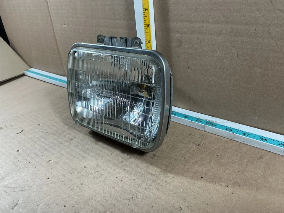 1985-1996 Jeep Cherokee Front Right Passenger Side Headlight Assembly - Image 2 of 4