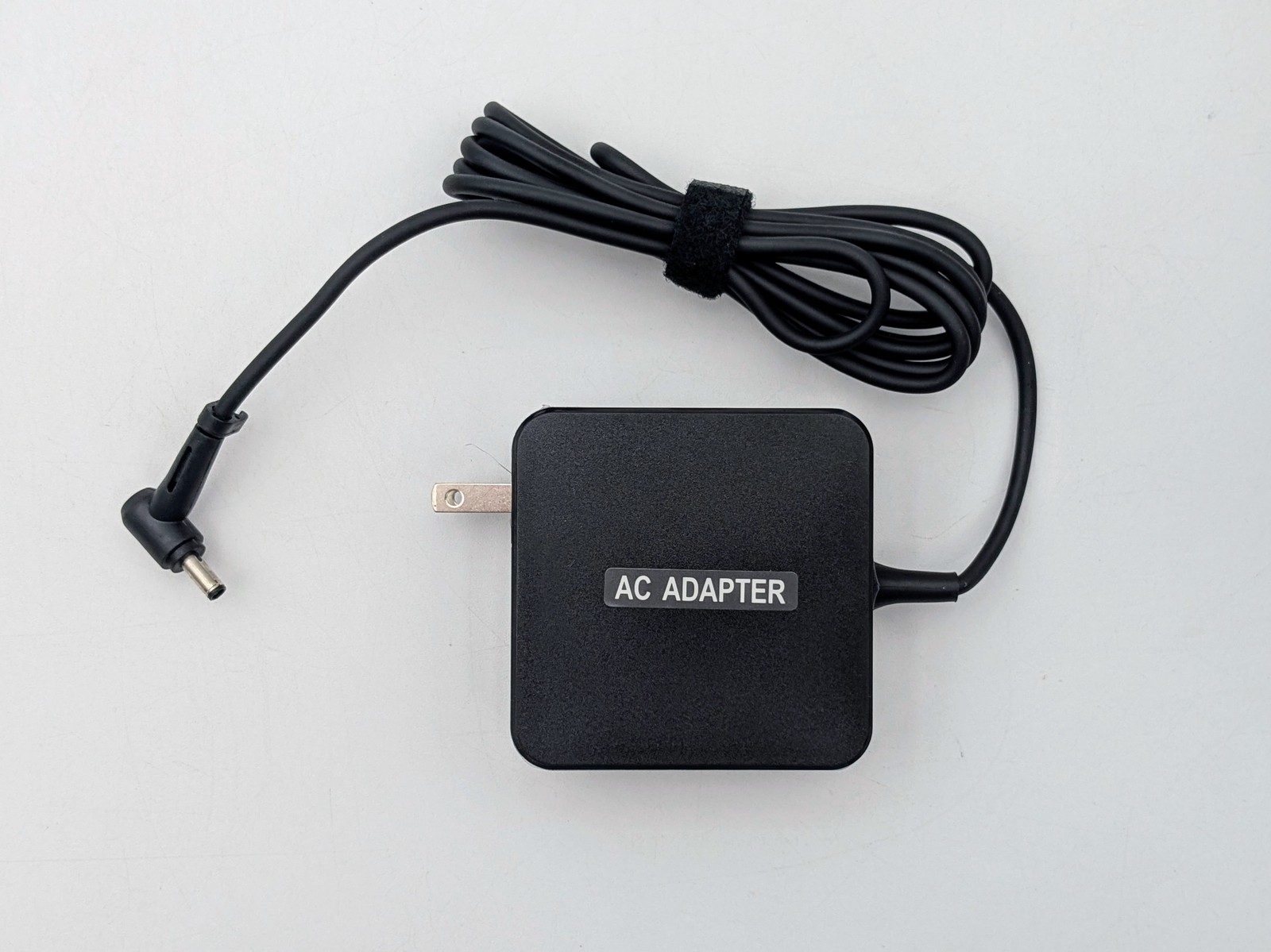 ADP-65DW A AC Power Adapter Charger 65W 4.5*3.0MM