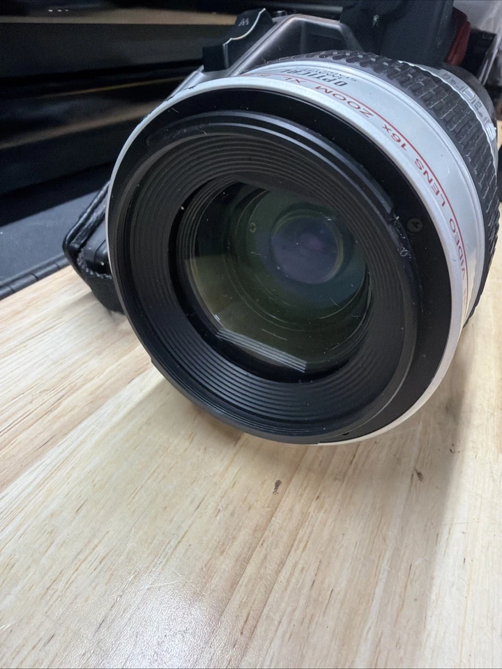 Canon XL1S Mini DV Camcorder Video Camera With Lens - READ DESCRIPTION - Image 4 of 4