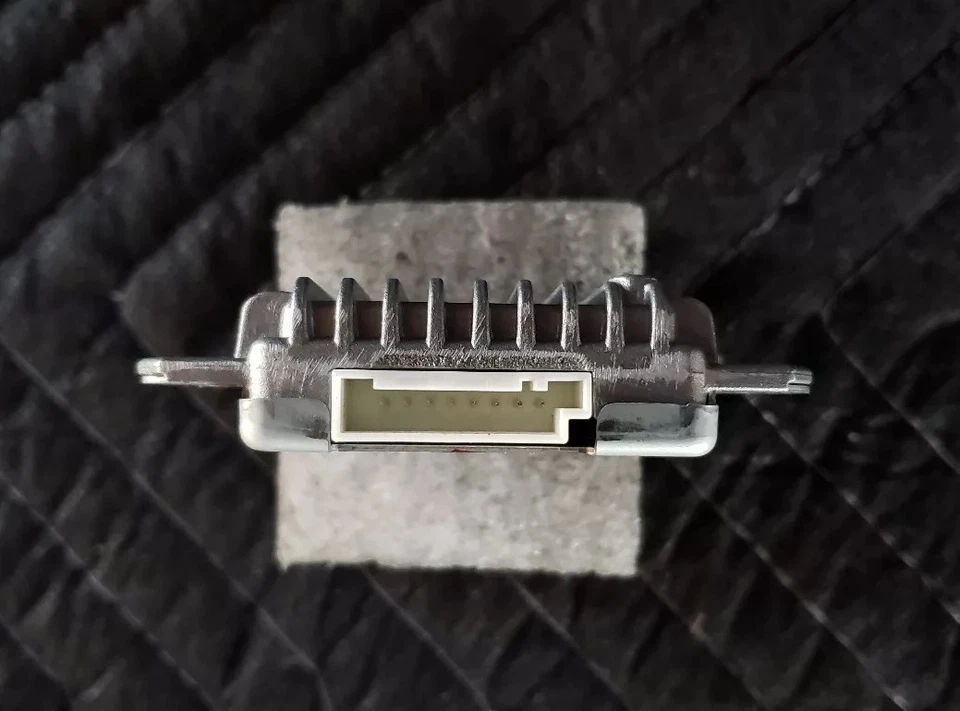 2016-18 Mitsubishi Outlander Genuine Left LED Headlight Igniter Control Module - Image 3 of 3