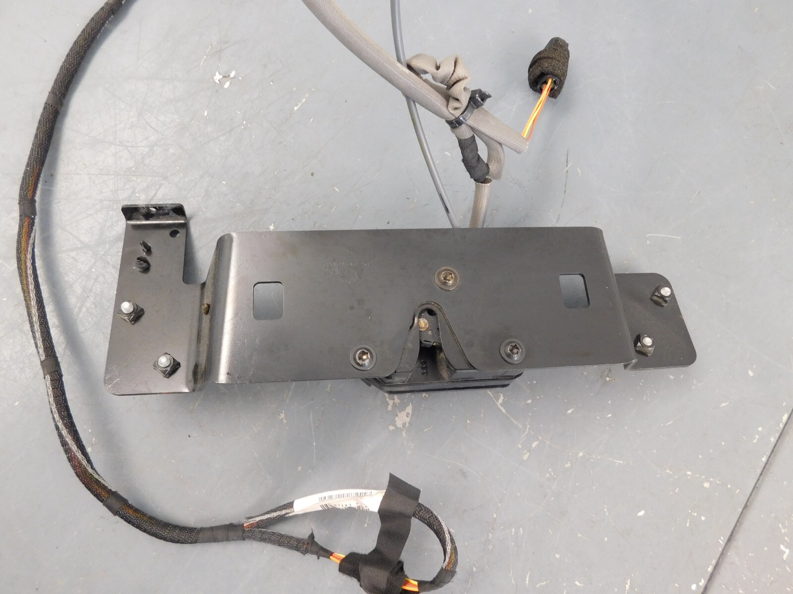 2020 19 21 22 McLaren GT Rear Hatch Tailgate Latch #0126 X3