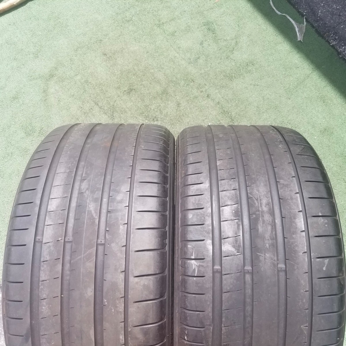 325/35R22 Yokohama Advan Sport V107 Tires MO1 Mercedes-Benz GLE