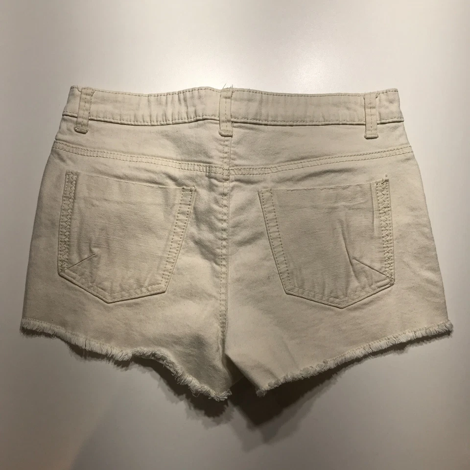 Pantalones Cortos Mossimo Juniors 9 Crema Denim Tiro Alto Crochet Floral Deshilachado Dobladillo Corto Foto 2 de 4