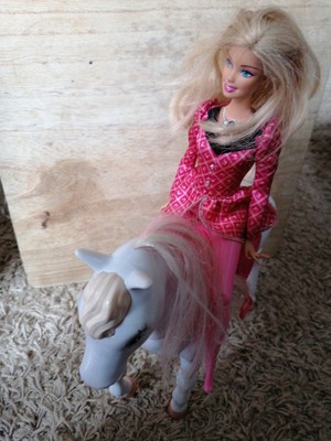 barbie train and ride horse