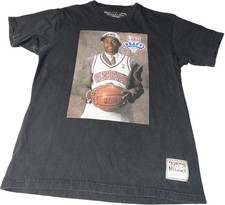 Mitchell Ness Allen Iverson Philadelphia 76ers NBA Draft Rookie M T-Shirt