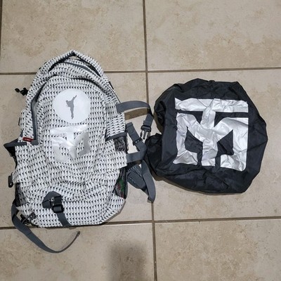 MOOTO 540 Backpack Martial Arts Bag White Taekwondo 