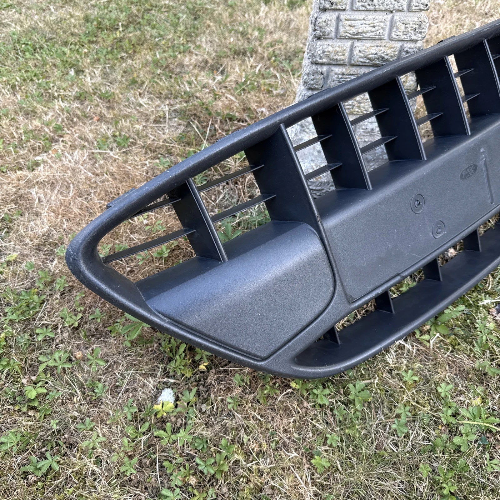 Genuine Ford Fiesta MK6 2008-12 Front Bumper Grille 00237189 8A6J17K95AA - Good 2