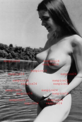 PHOTO - 1/4 - BEAUTIFUL PREGNANT WOMAN IN POSE - #116