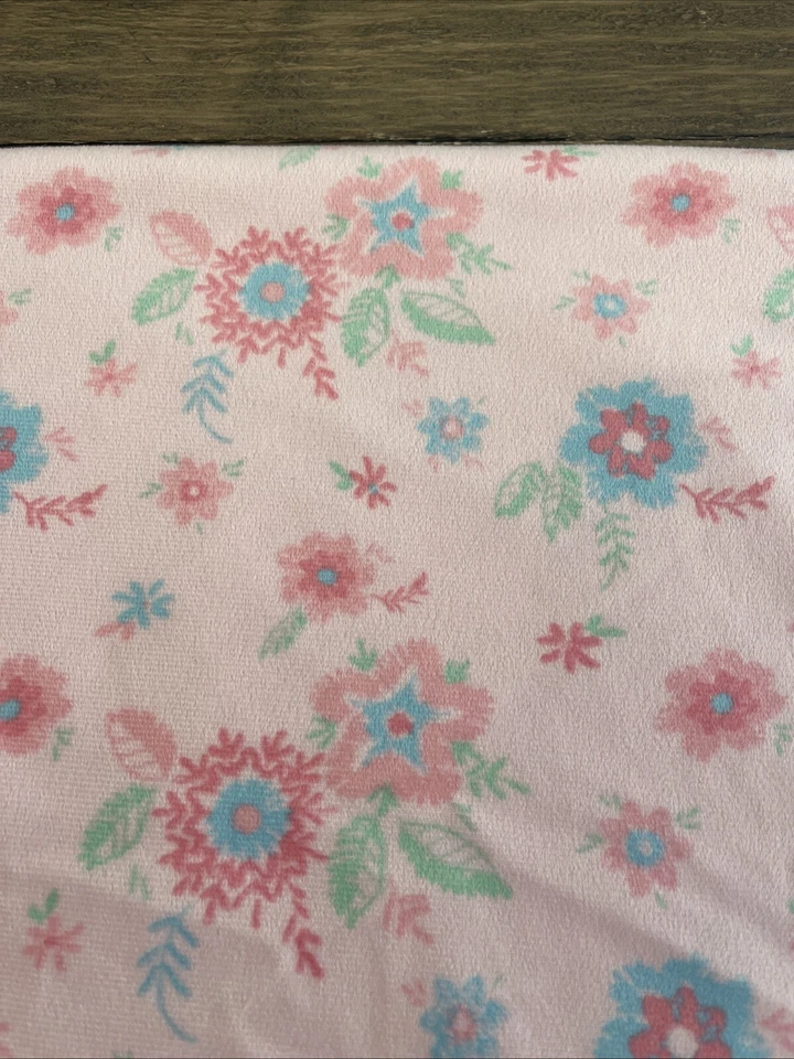Manta Infantil Minky Floral Rosa Azul Bebé Laura Ashley Lovey Seguridad 30”x38” Foto 2 de 4