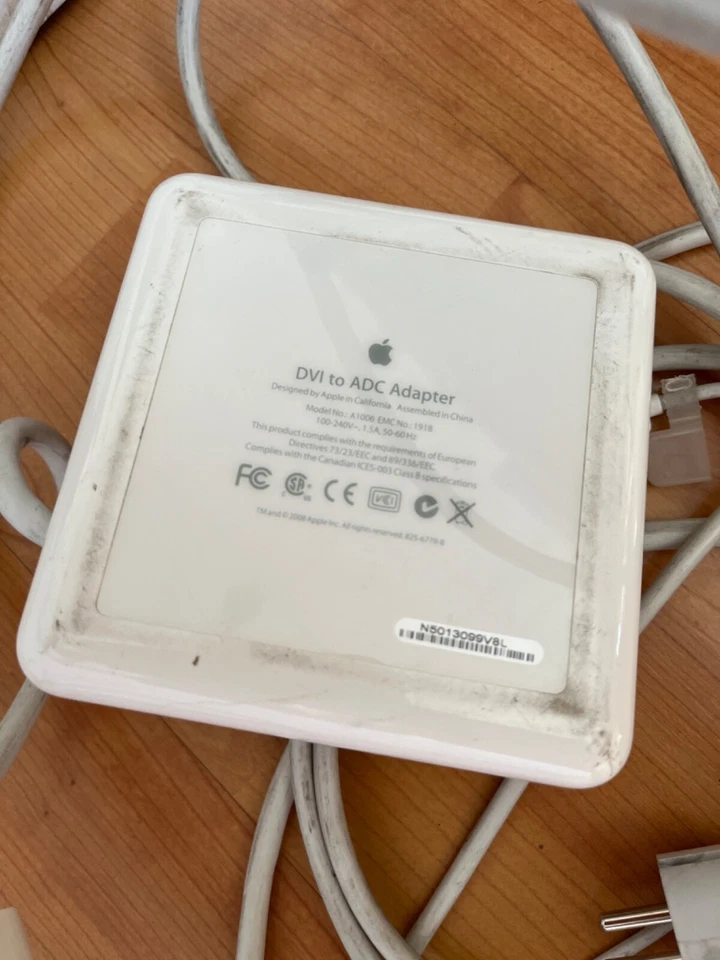 Apple DVI to ADC Adapter in Originalverpackung mit 2 x Kabel gebraucht - Bild 2 von 4