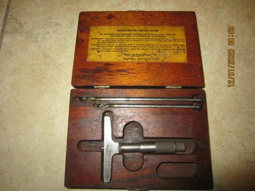 U.S.A.  0" TO 3", Lufkin Rule Co. Micrometer Depth Gage No. 513 and Wood Case.