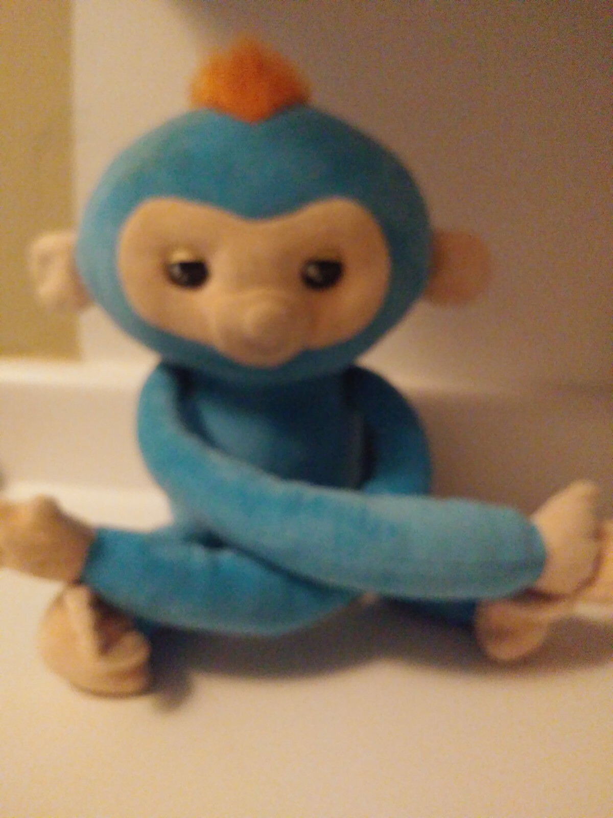 fingerlings hugs blue