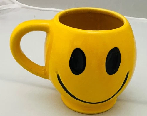 Vintage 70s McCoy Pottery USA Ceramic Yellow Smiley Happy Face Mug Coffee Cup