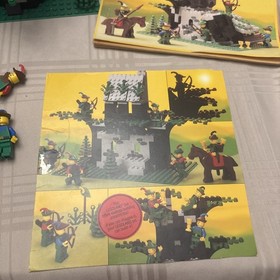 LEGO Castle: Camouflaged Outpost/Manual  (6066) 98 percent Complete *Read*