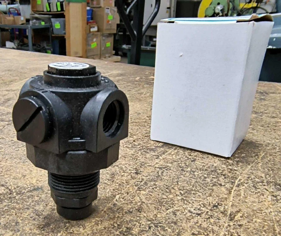 New Old Stock Watts, P60 Water Pressure Regulator P60-M1-4 0-60 1/4" - Image 2 of 4