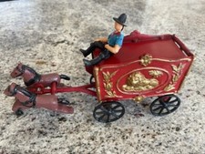 VINTAGE CAST IRON HORSE DRAWN LION CIRCUS WAGON W/2 HORSES DRIVER
