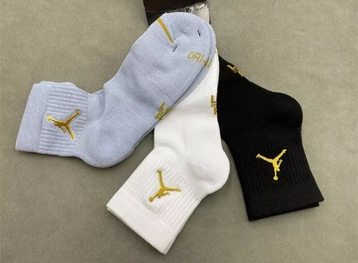 3 pares de calcetines tobilleros dorados Air Jordan DRI-FIT DAILY MAX para hombre talla L Foto 2 de 2